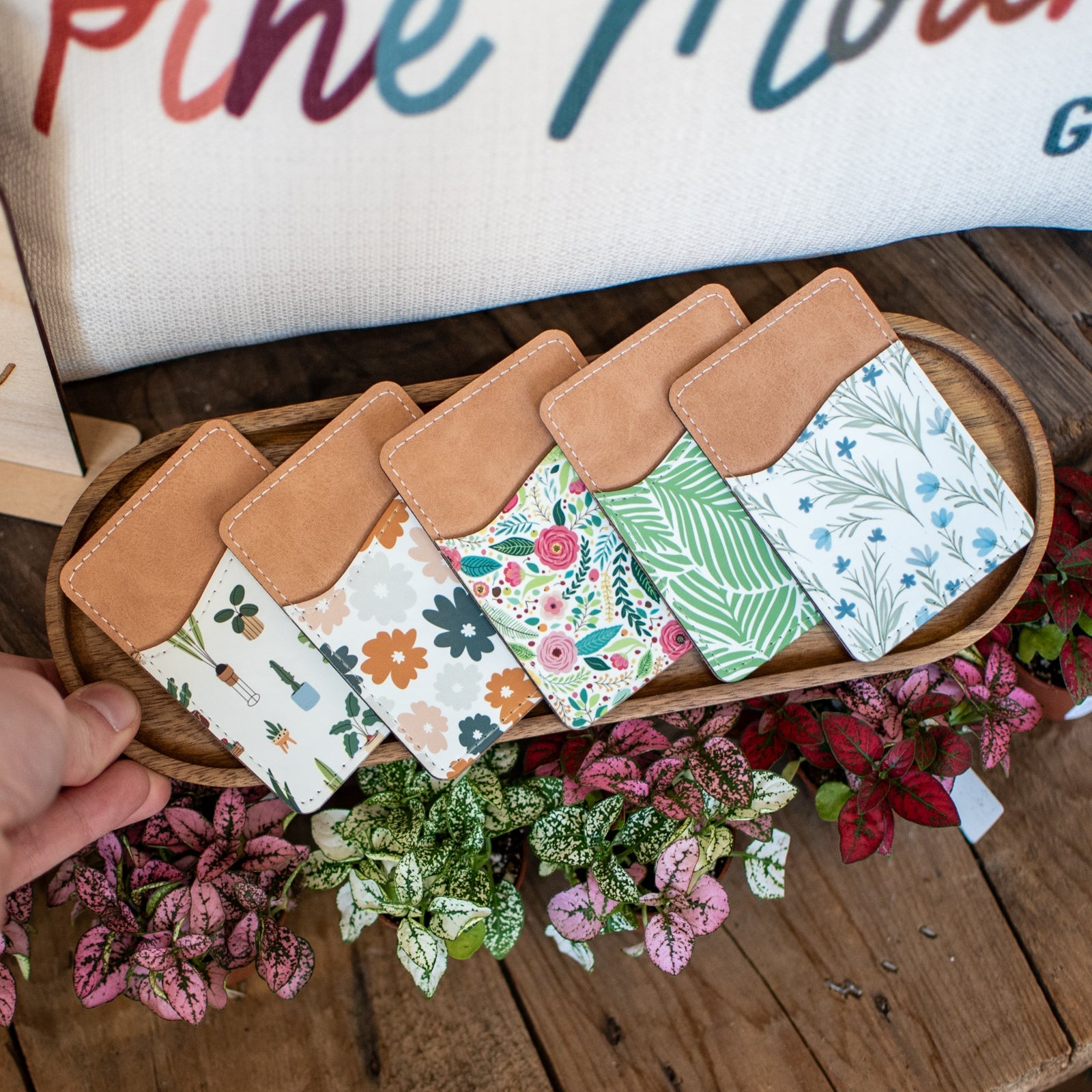 Daisy Daydream Pattern - Phone Wallet